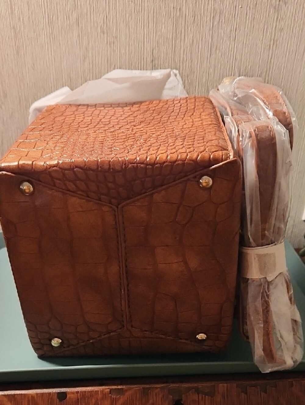Croc-Texture Box Bag - Picture 4 of 5